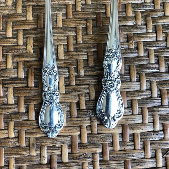 1847 Rogers Bros Heritage Condiment Set - Cocktail Fork & Sugar Sifter Spoon - Picture 4 of 8